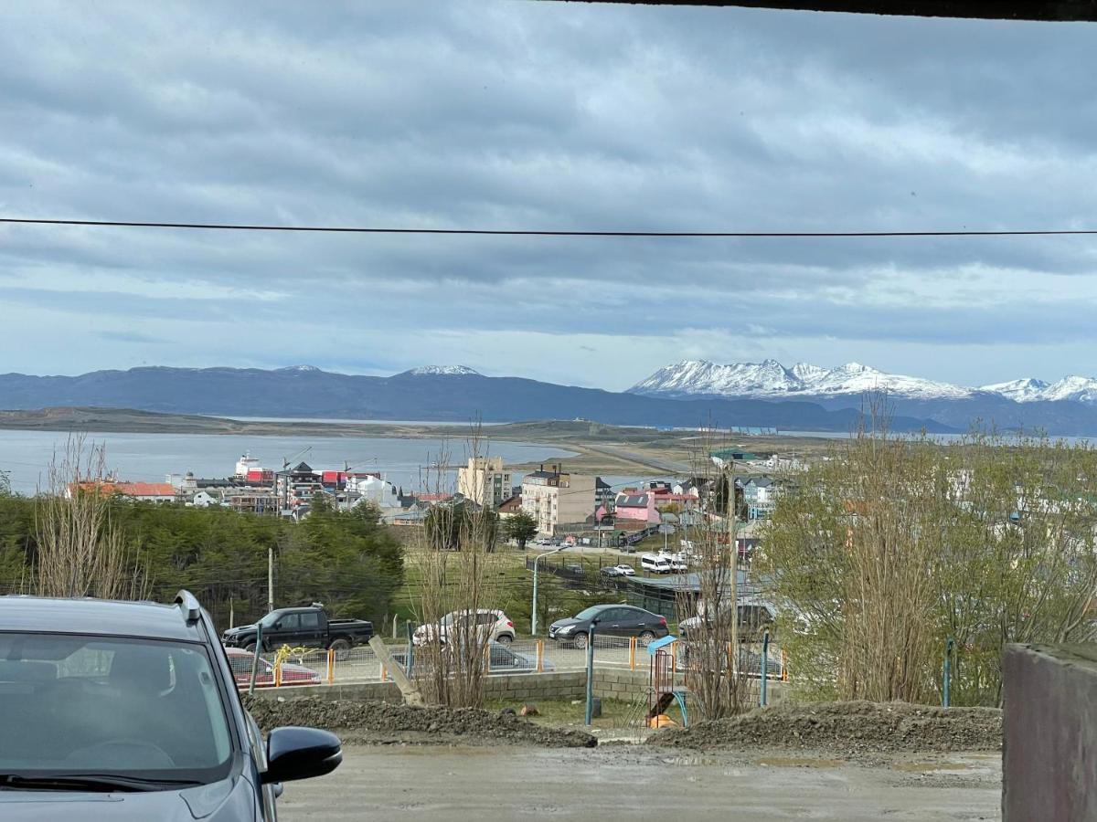 Mirando Al Canal Ushuaia Exterior photo