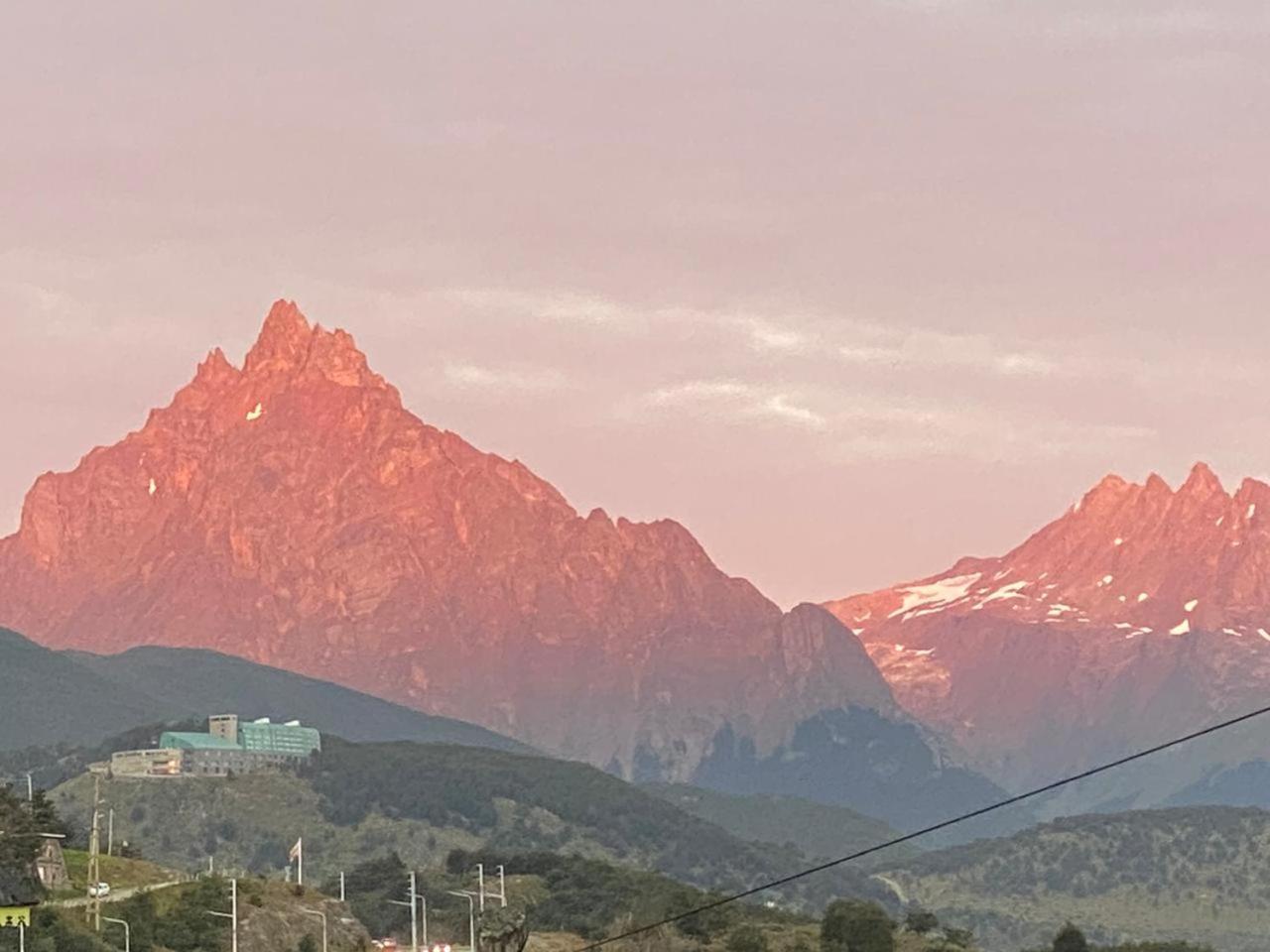 Mirando Al Canal Ushuaia Exterior photo