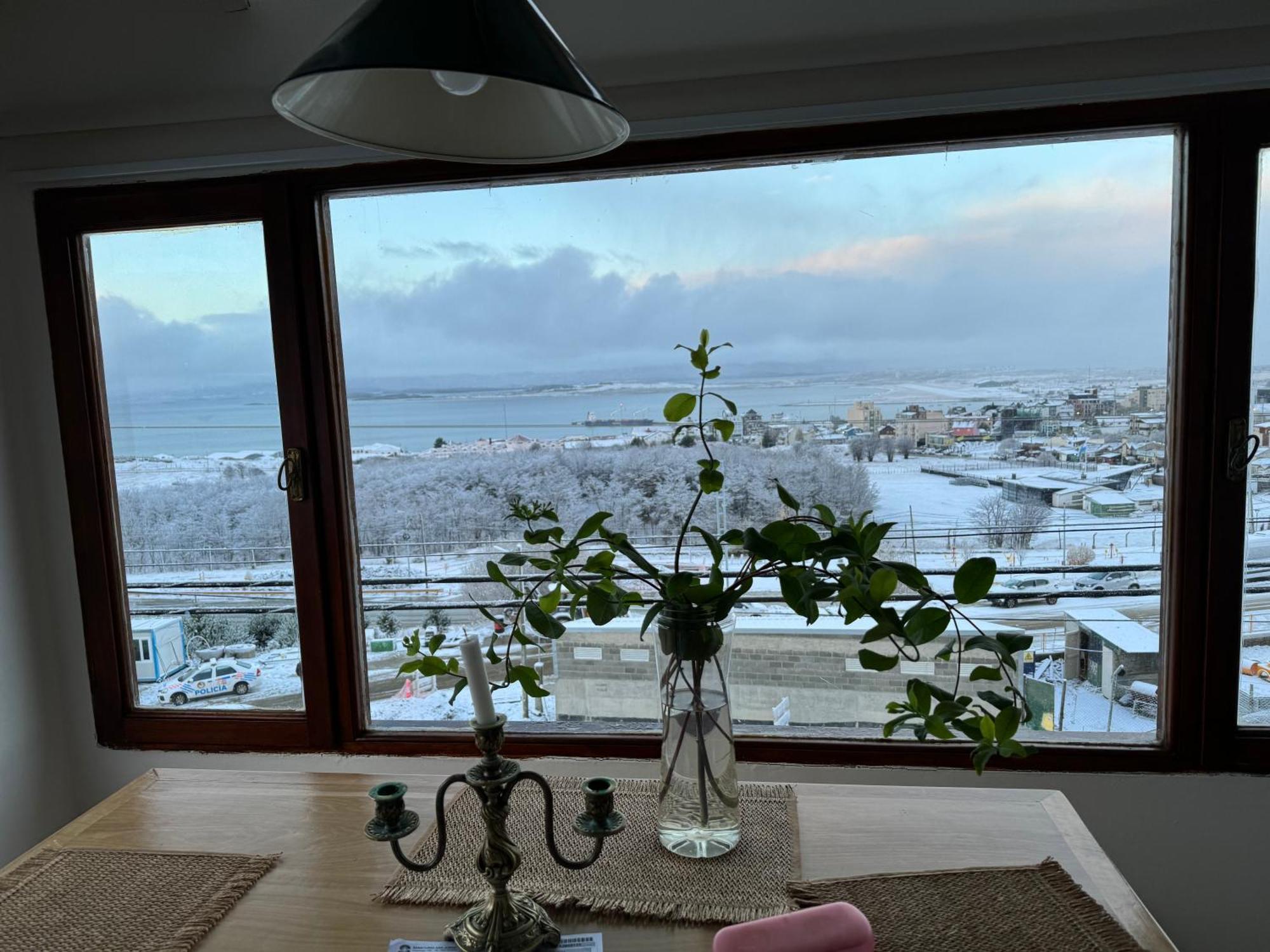 Mirando Al Canal Ushuaia Exterior photo