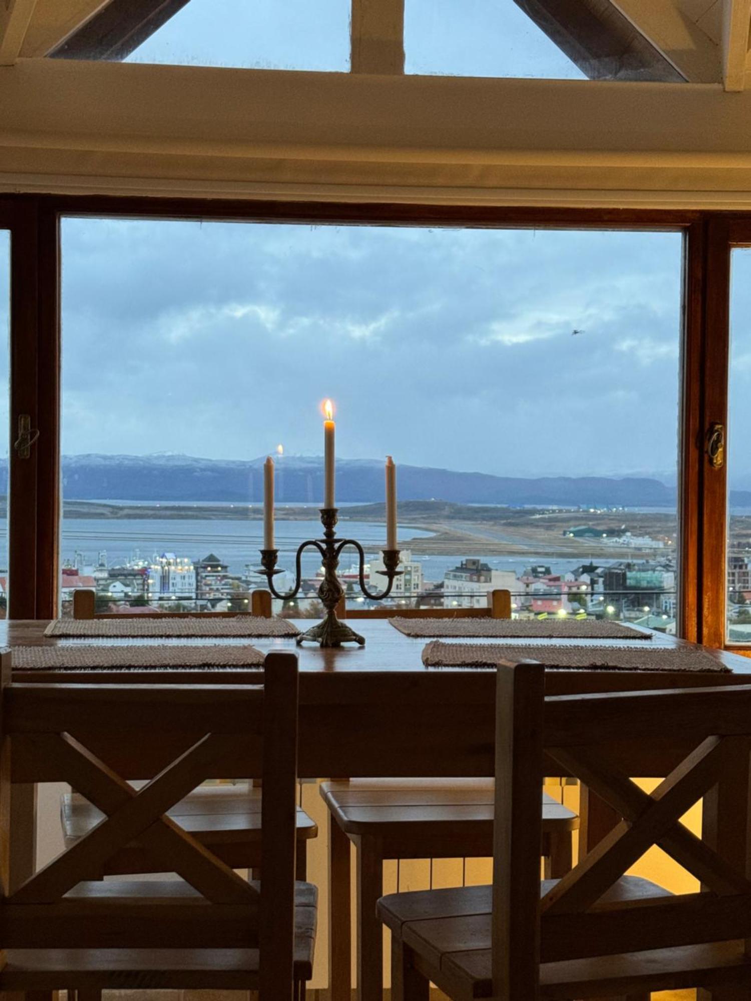 Mirando Al Canal Ushuaia Exterior photo