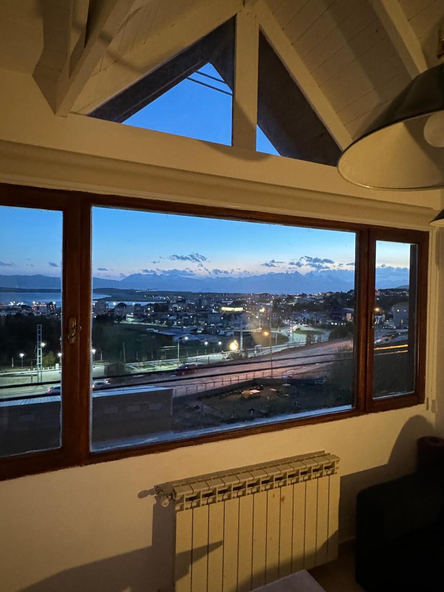 Mirando Al Canal Ushuaia Exterior photo